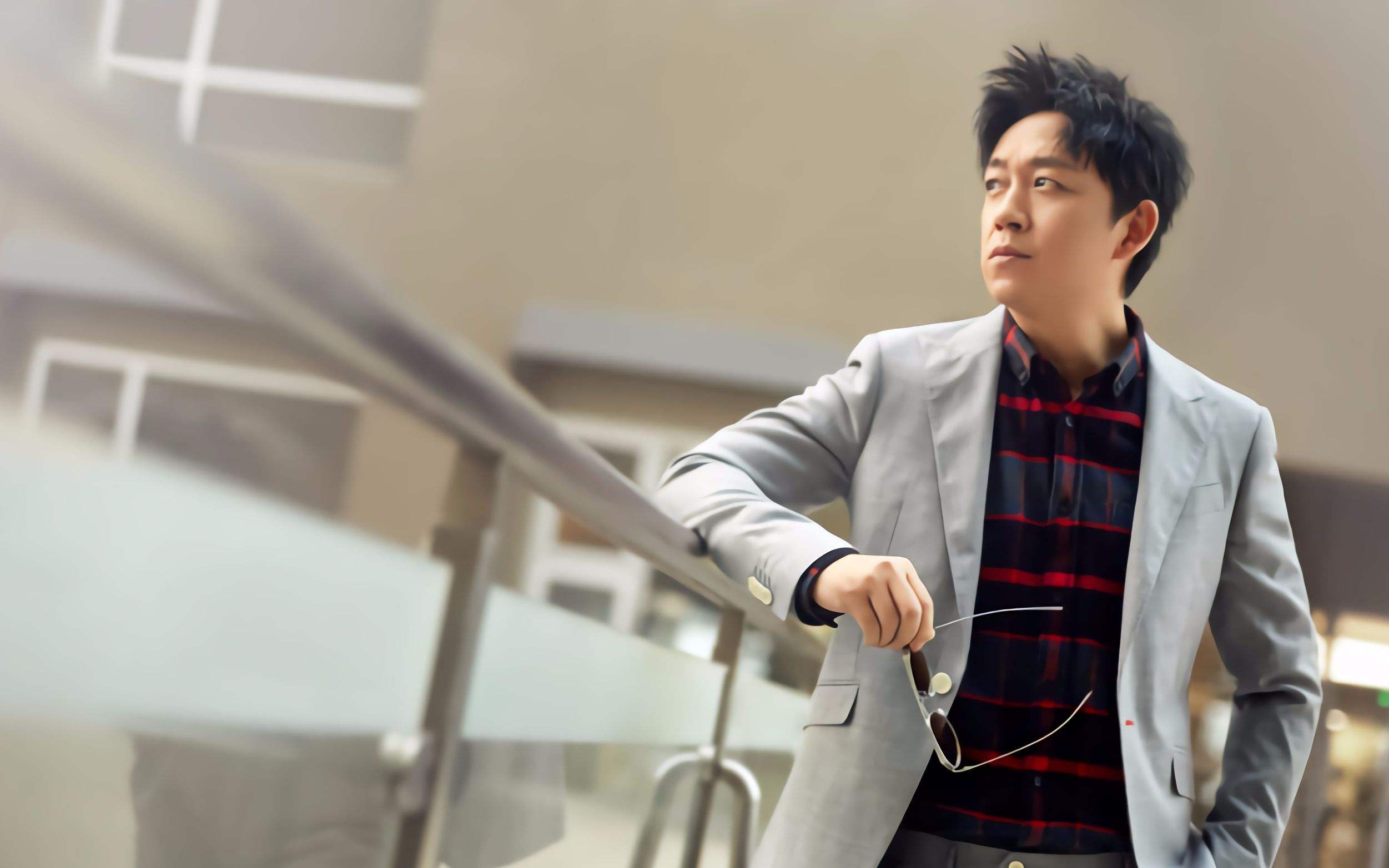 中国男星潘粤明:我没有也不需要人设,想活得轻松自然